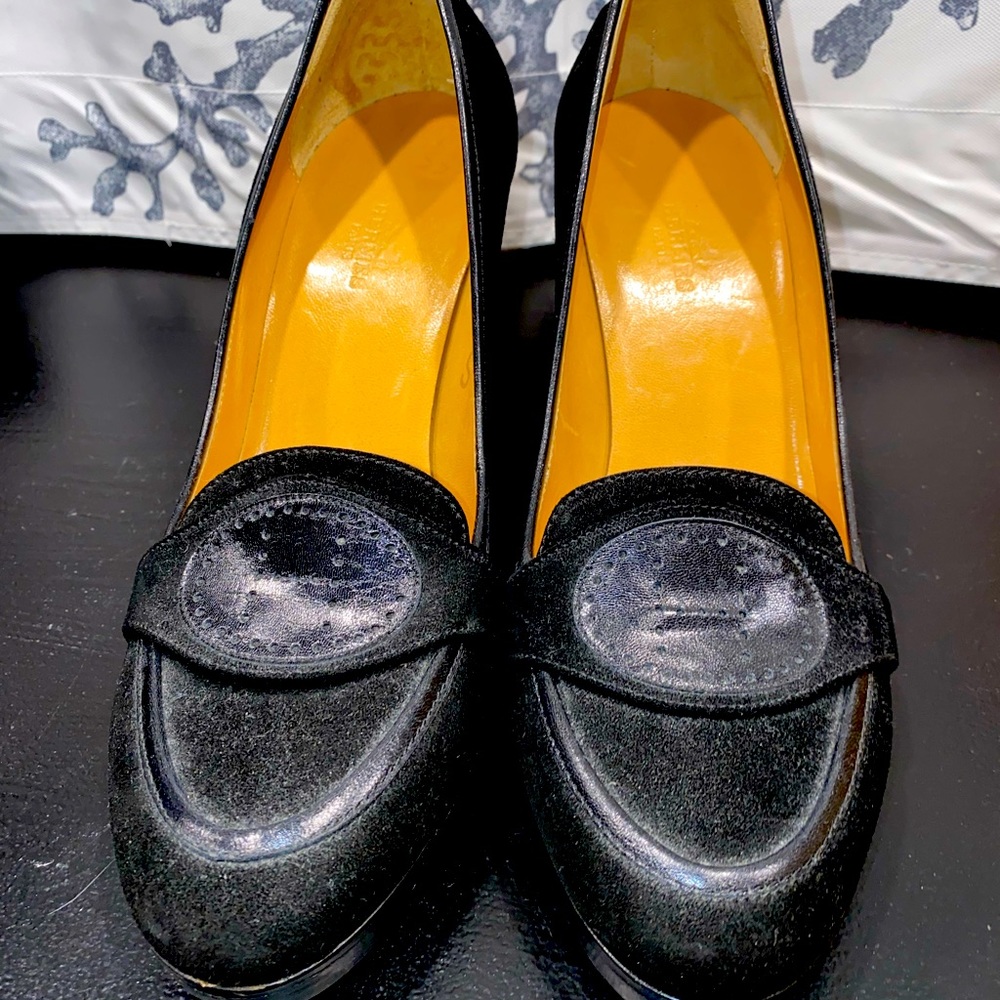 HERMES Suede Pumps